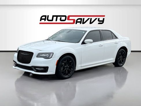 Used 2023 Chrysler 300 Touring L AWD/4WD image 3
