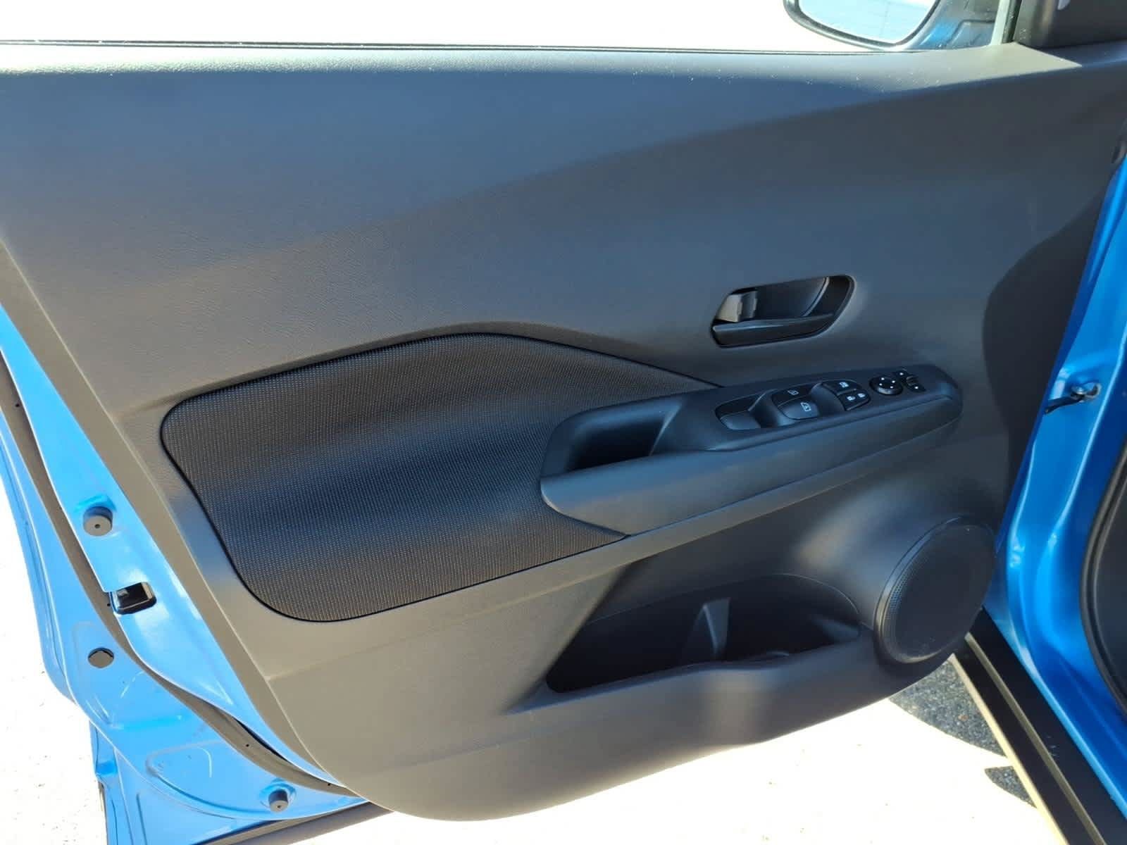 Used 2023 Nissan Kicks S FWD image 10