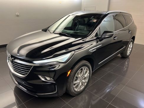Used 2023 Buick Enclave Premium w/ Experience Buick Package image 3