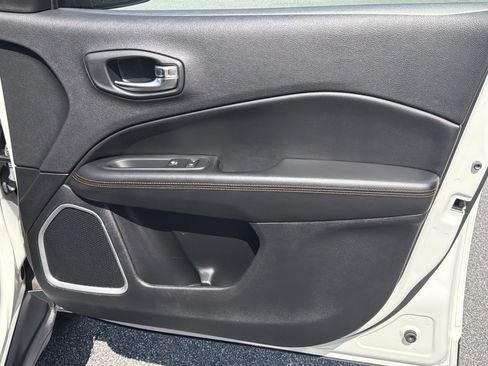 Used 2019 Jeep Compass Limited AWD/4WD image 17