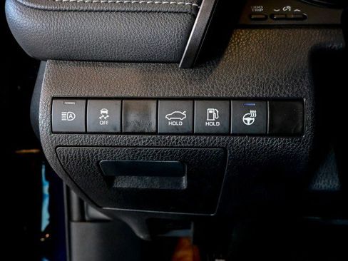 Used 2023 Toyota Camry SE w/ Cold Weather Package FWD image 34