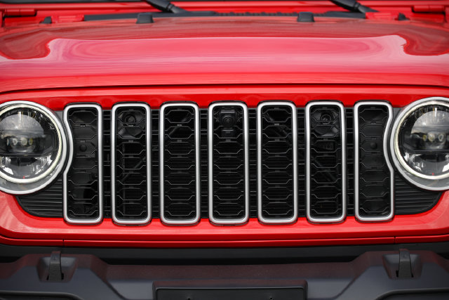 Used 2026 Jeep Wrangler Unlimited Sahara AWD/4WD image 16