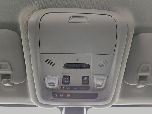 Used 2018 Chevrolet Equinox LT w/ Sun & Infotainment Package image 19