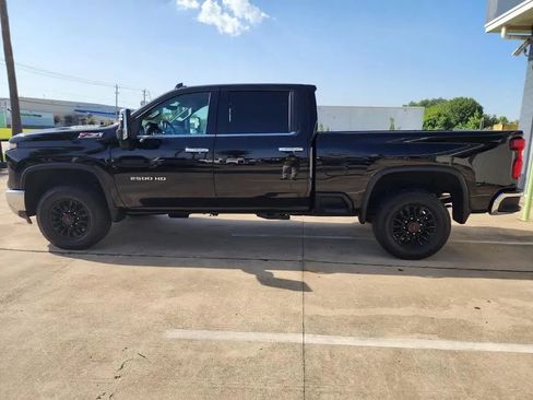 Used 2024 Chevrolet Silverado 2500 LTZ w/ LTZ Plus Package AWD/4WD image 7
