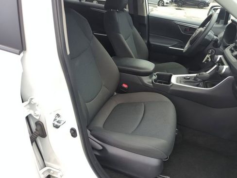 Used 2025 Toyota RAV4 LE AWD/4WD image 34
