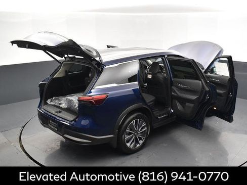 Certified 2026 INFINITI QX60 Luxe w/ Family Package image 30
