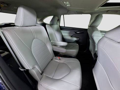New 2026 Toyota Highlander XLE image 29