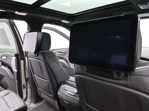 Certified 2024 Cadillac Escalade ESV Premium Luxury Platinum w/ Heavy-Duty Trailer Package image 39