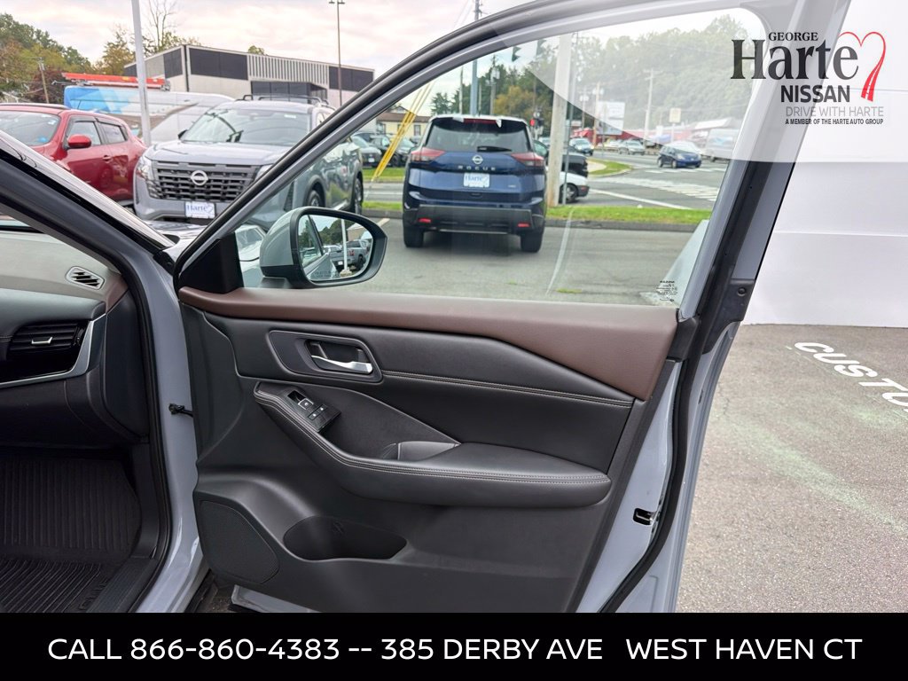 Certified 2023 Nissan Rogue SL AWD/4WD image 32