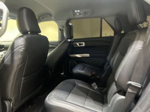 Used 2022 Ford Explorer XLT RWD image 21