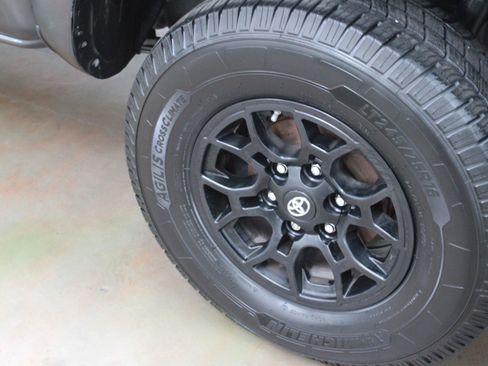 Used 2021 Toyota Tacoma SR image 24