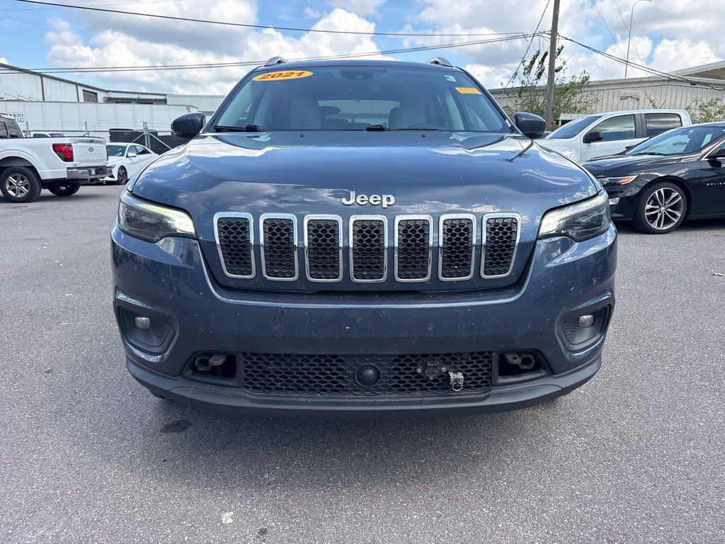 Used 2021 Jeep Cherokee Latitude Lux w/ Sun & Sound Group AWD/4WD image 8