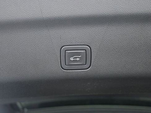 Used 2024 Chevrolet Tahoe Premier w/ Premium Package AWD/4WD image 35