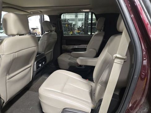 Used 2020 Ford Expedition XLT w/ Equipment Group 202A AWD/4WD image 13