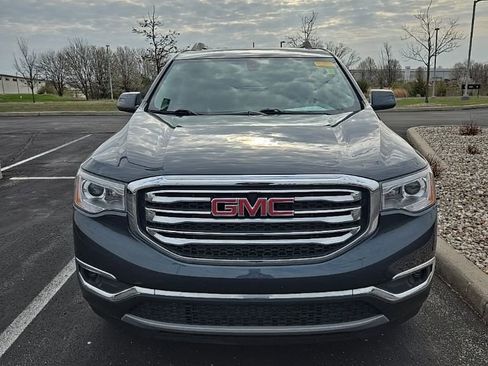 Used 2019 GMC Acadia SLT w/ LPO, Floor Liner Package image 2