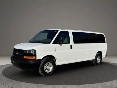 Used 2020 Chevrolet Express 3500 LS image 2