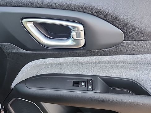 New 2026 Jeep Compass Latitude image 13