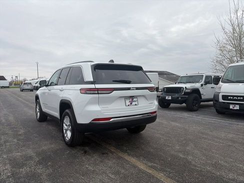 New 2026 Jeep Grand Cherokee Laredo AWD/4WD image 3