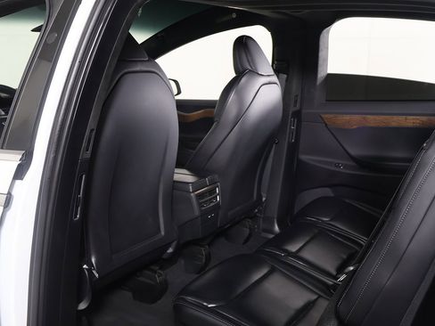 Used 2020 Tesla Model X Long Range image 32