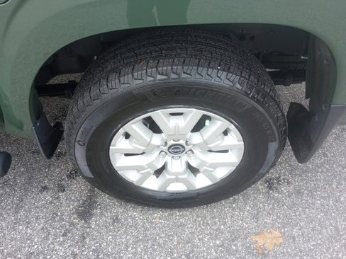 Used 2024 Nissan Frontier SV w/ SV Convenience Package image 22