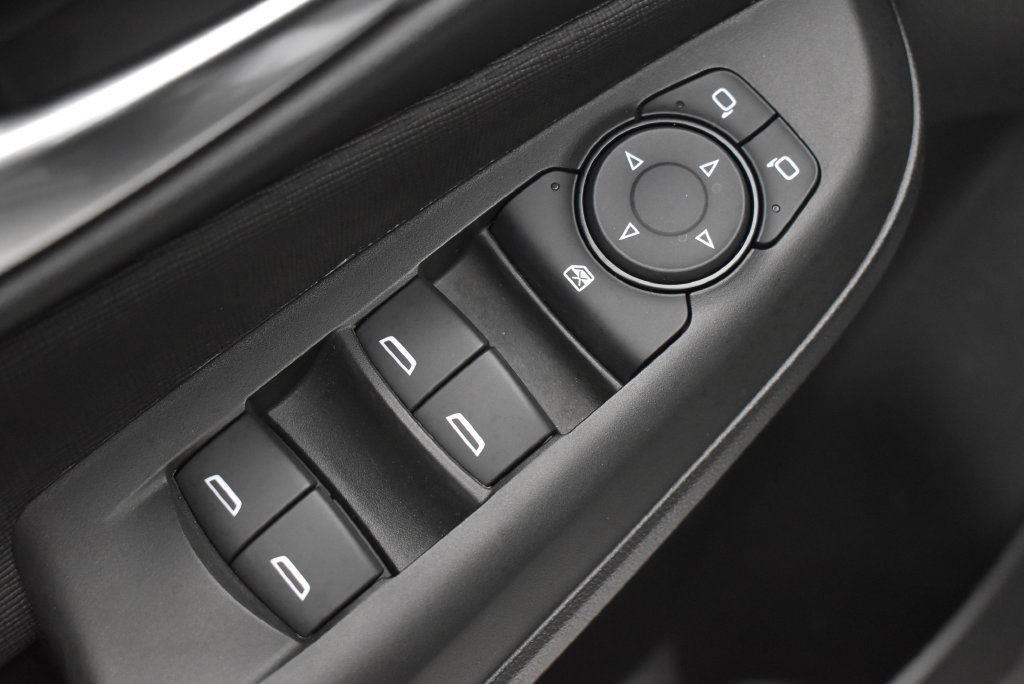 Used 2025 Buick Envista Preferred FWD image 11