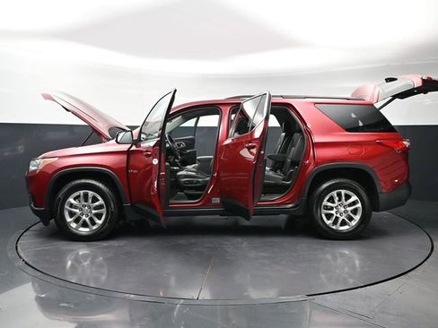 Used 2021 Chevrolet Traverse LT FWD image 46