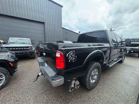 Used 2015 Ford F250 XLT w/ XLT Premium Package image 6