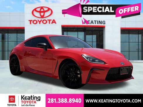Used 2025 Toyota GR86 Premium RWD image 1