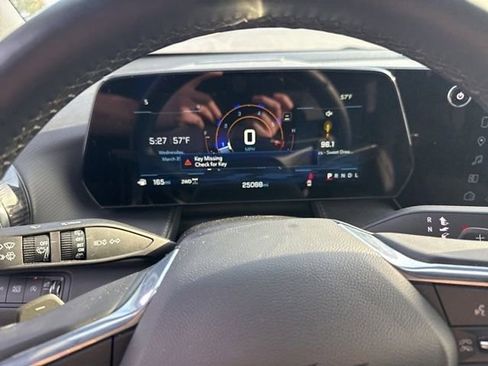 Used 2025 Chevrolet Equinox LT w/ Convenience Package II image 21