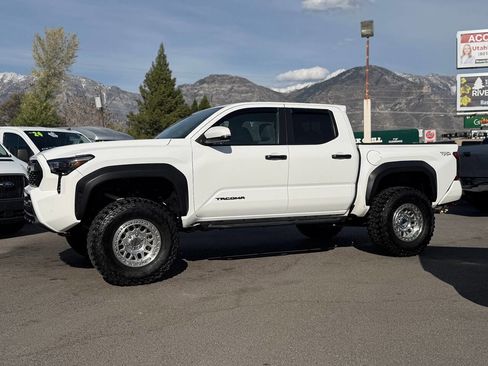 Used 2024 Toyota Tacoma TRD Off-Road w/ TRD Off Road Upgrade Package image 87