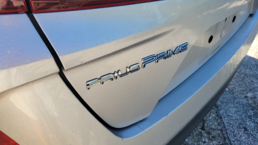 Used 2017 Toyota Prius Prime Premium w/ Carpet Mat Package FWD image 6