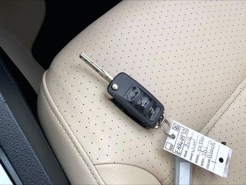 Used 2014 Volkswagen Jetta TDI FWD image 14