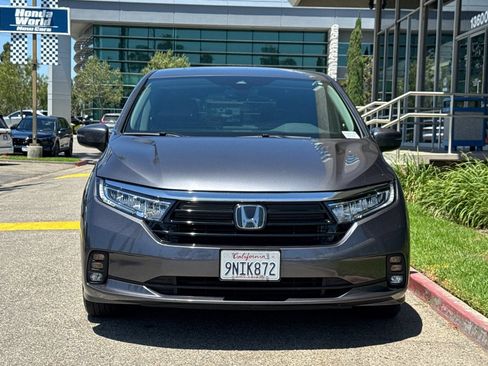 Used 2024 Honda Odyssey EX-L image 3