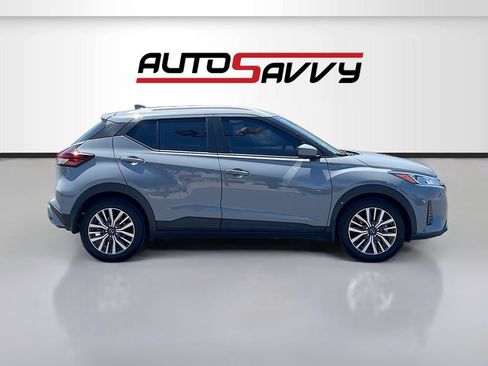 Used 2023 Nissan Kicks SV FWD image 8