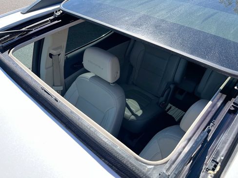 Used 2023 GMC Acadia Denali w/ Denali Technology Package FWD image 21
