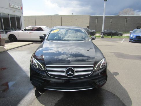 Used 2019 Mercedes-Benz E 300 4MATIC w/ Premium 1 Package image 3