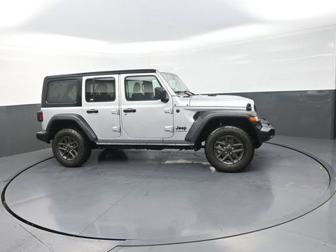 Used 2024 Jeep Wrangler Unlimited Sport AWD/4WD image 24