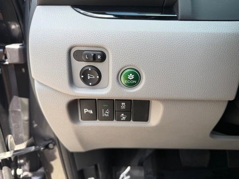 Used 2017 Honda Pilot Touring image 22