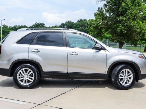 Used 2015 Kia Sorento LX FWD image 5