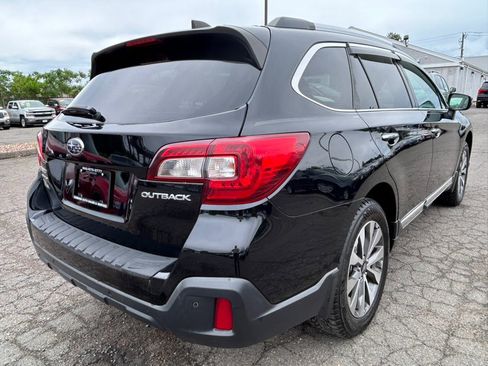 Used 2018 Subaru Outback 2.5i Touring AWD/4WD image 5
