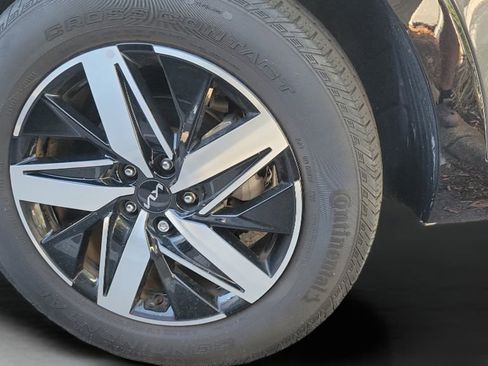 Used 2023 Kia Sorento S FWD image 12