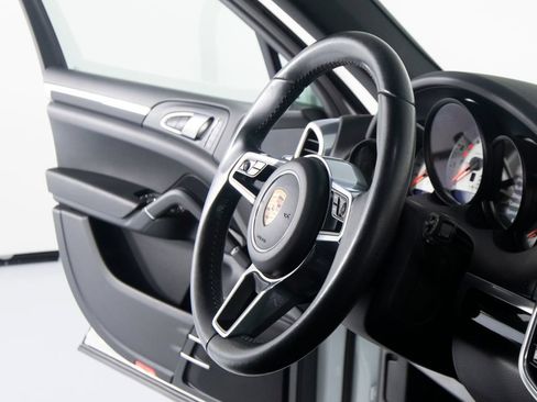 Certified 2017 Porsche Cayenne AWD/4WD image 39