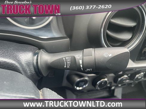 Used 2019 Toyota Tacoma Limited AWD/4WD image 22