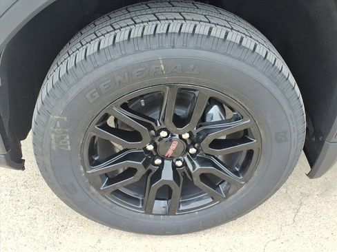 New 2026 GMC Sierra 1500 Elevation image 9