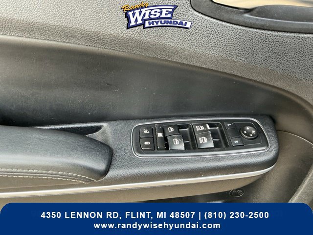 Used 2019 Chrysler 300 S AWD/4WD image 14