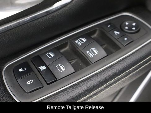 Used 2023 RAM 1500 Laramie AWD/4WD image 20