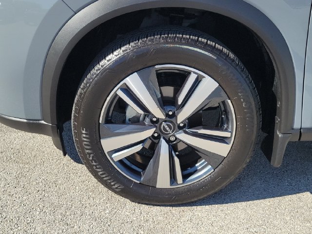 Used 2024 Nissan Rogue SL w/ SL Premium Package AWD/4WD image 9