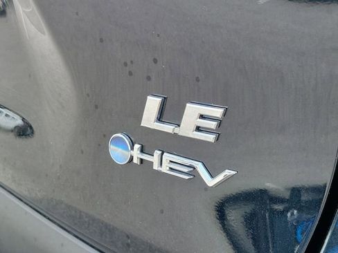 Used 2025 Toyota RAV4 LE image 8