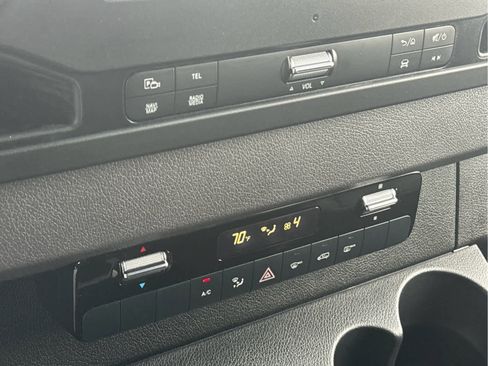 Used 2022 Mercedes-Benz Sprinter 2500 image 15