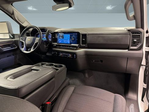 Used 2025 Chevrolet Silverado 2500 LT w/ Convenience Package AWD/4WD image 29